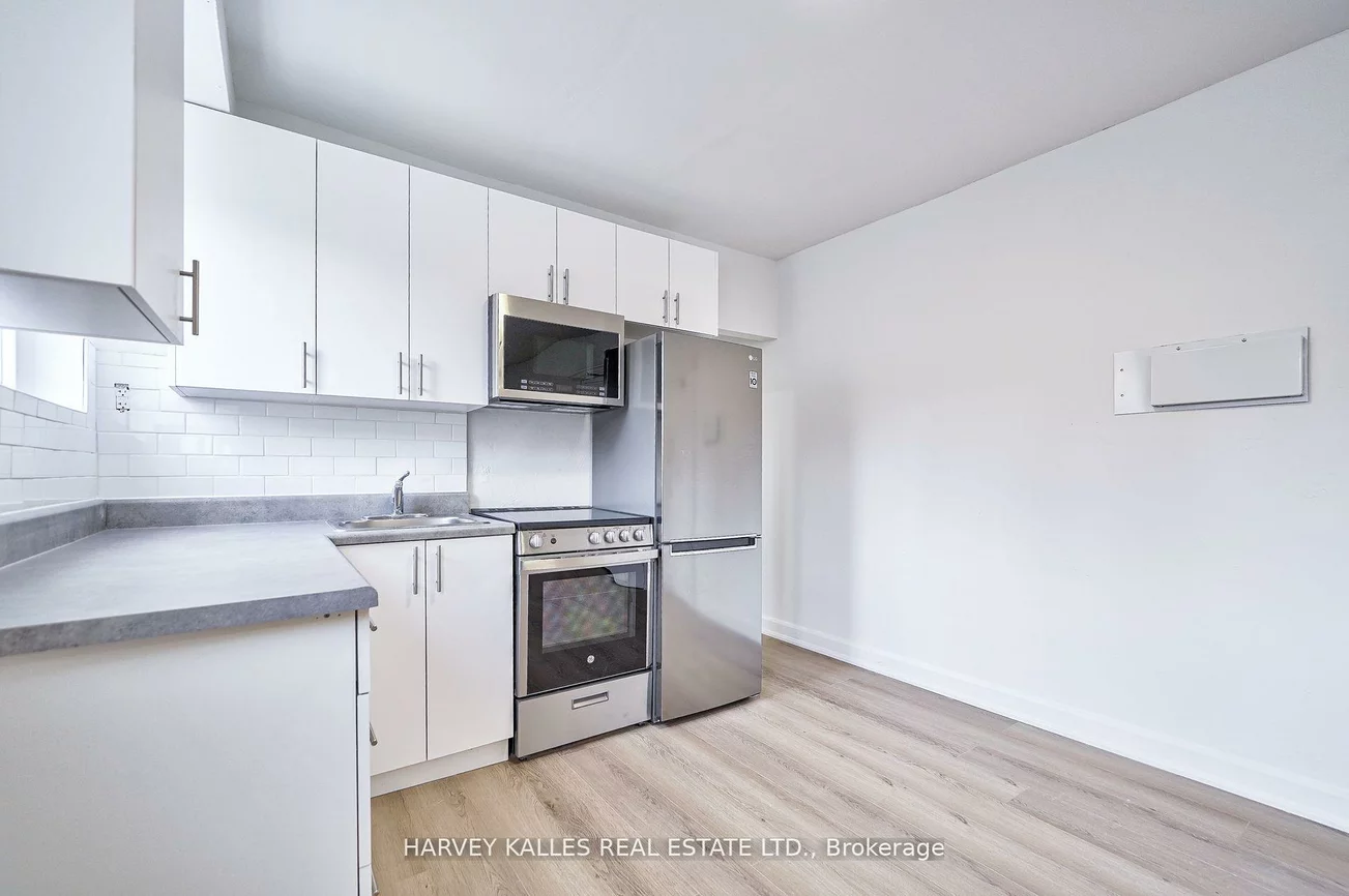 1046, Bathurst, Annex, Toronto