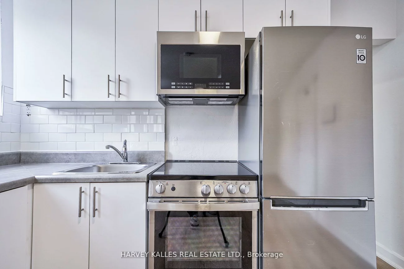 1046, Bathurst, Annex, Toronto