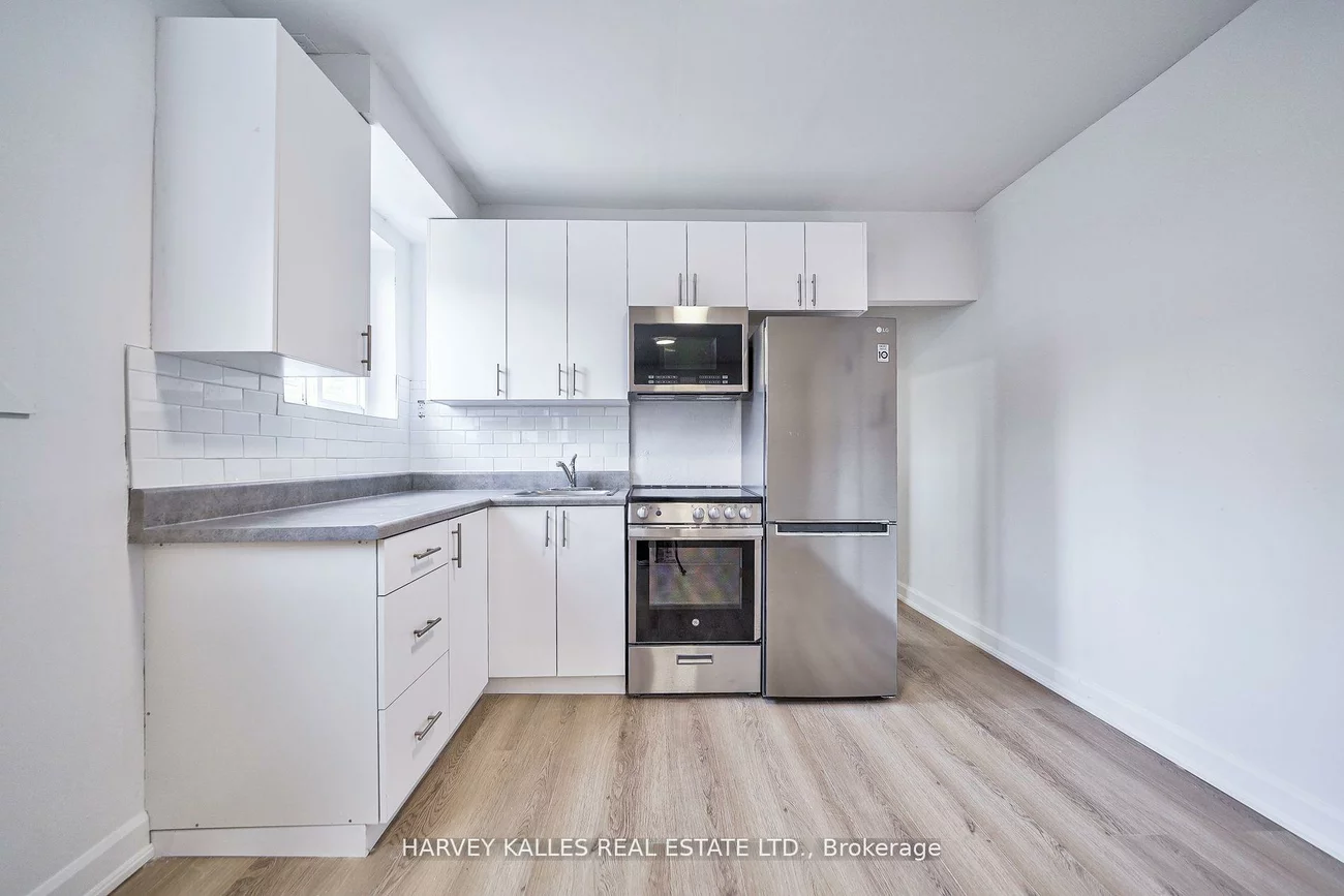 1046, Bathurst, Annex, Toronto