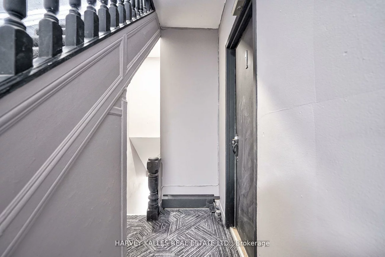 1046, Bathurst, Annex, Toronto