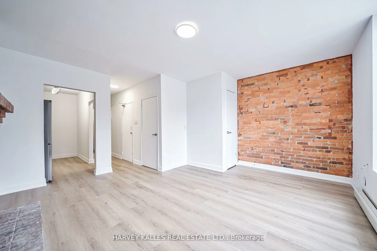 1046, Bathurst, Annex, Toronto
