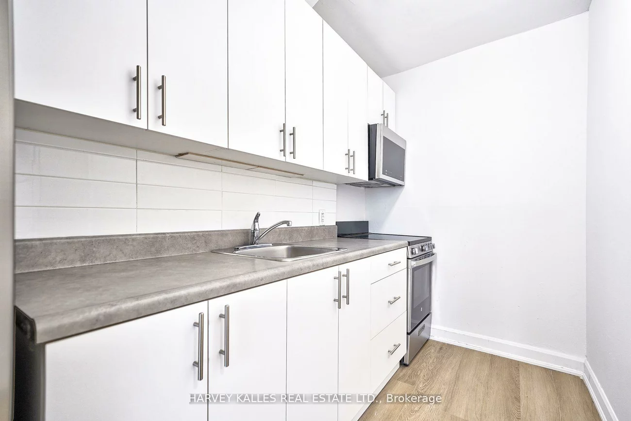 1046, Bathurst, Annex, Toronto