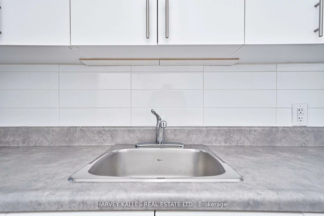 1046, Bathurst, Annex, Toronto
