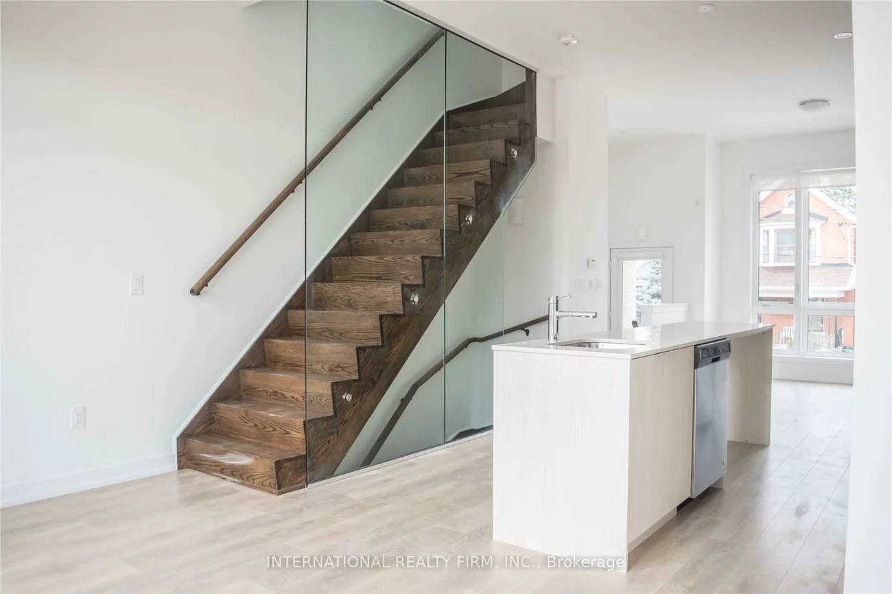 28, Perth, Dufferin Grove, Toronto