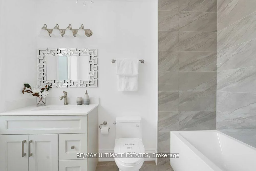 290, Bathurst, Trinity-Bellwoods, Toronto