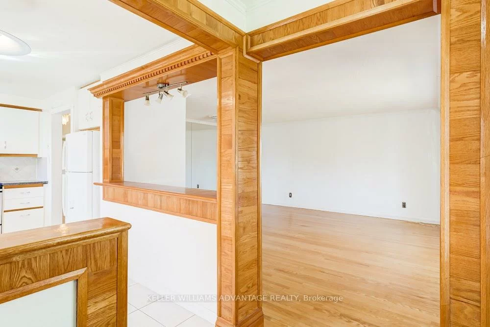 29, Lehar, Hillcrest Village, Toronto