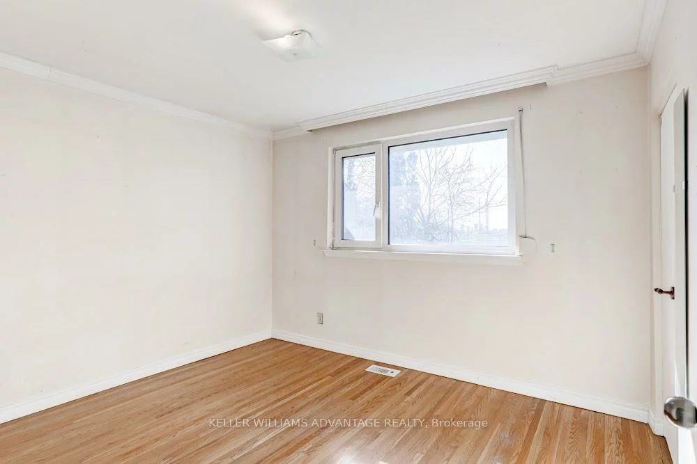 29, Lehar, Hillcrest Village, Toronto