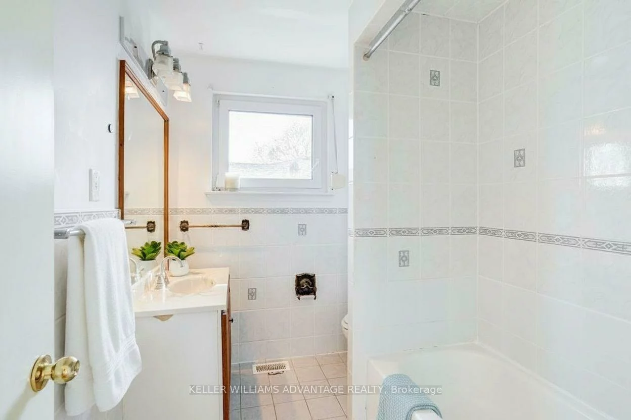 29, Lehar, Hillcrest Village, Toronto