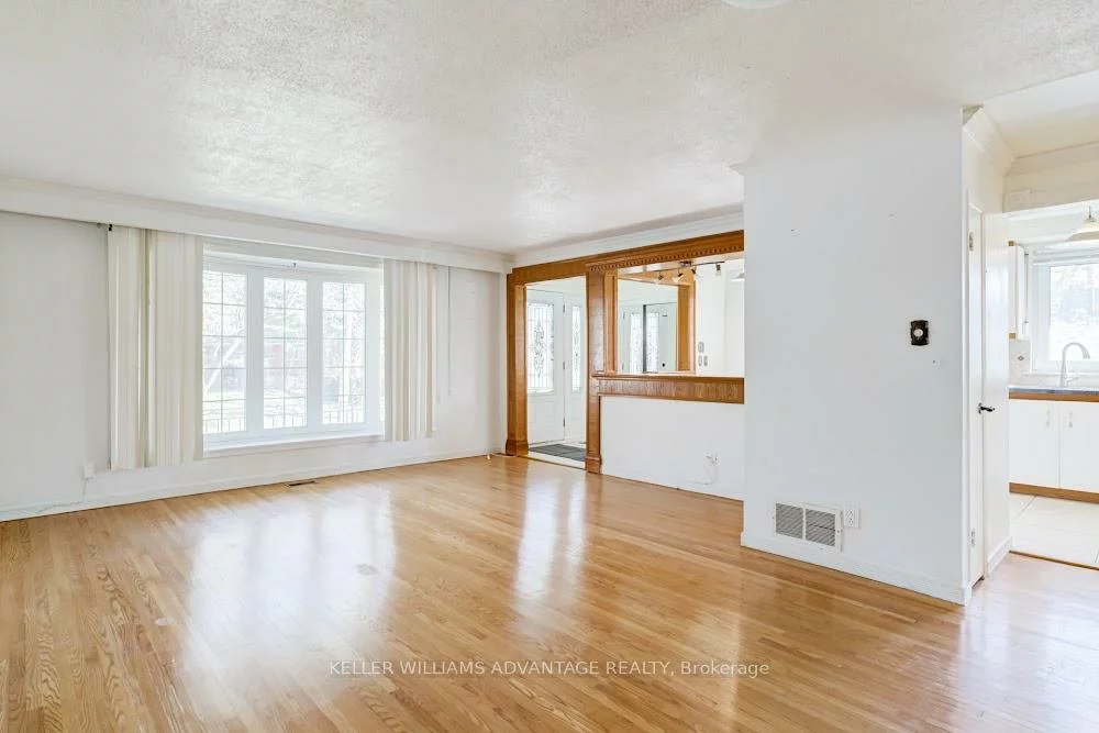 29, Lehar, Hillcrest Village, Toronto