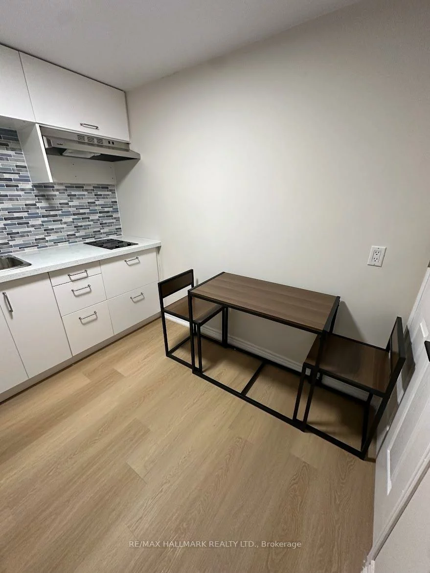 316, Cherokee, Pleasant View, Toronto