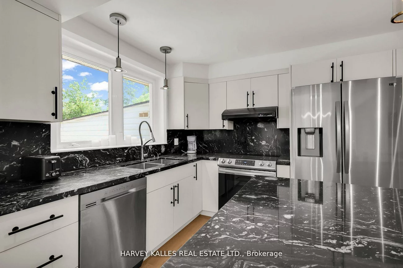 16, Wedgeport, Willowdale East, Toronto