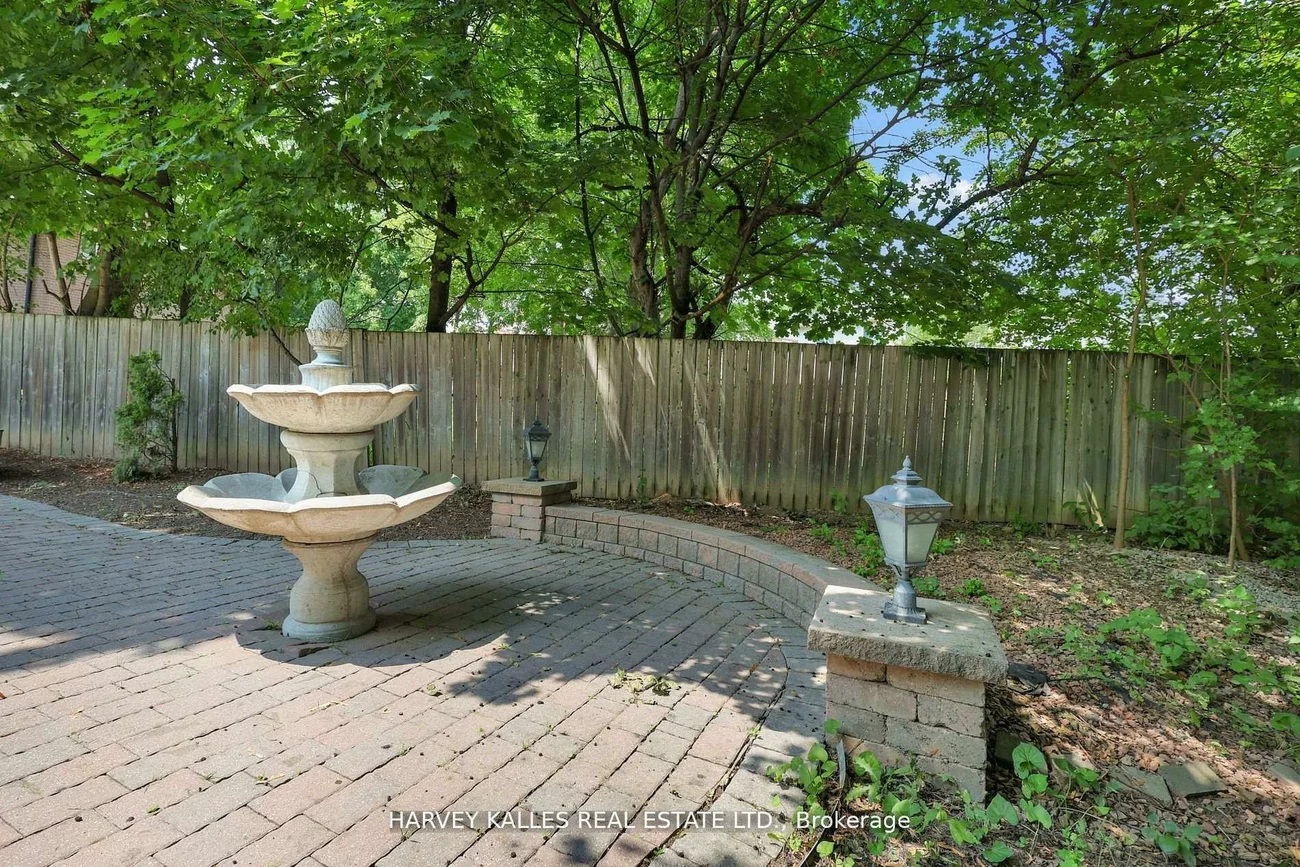 16, Wedgeport, Willowdale East, Toronto