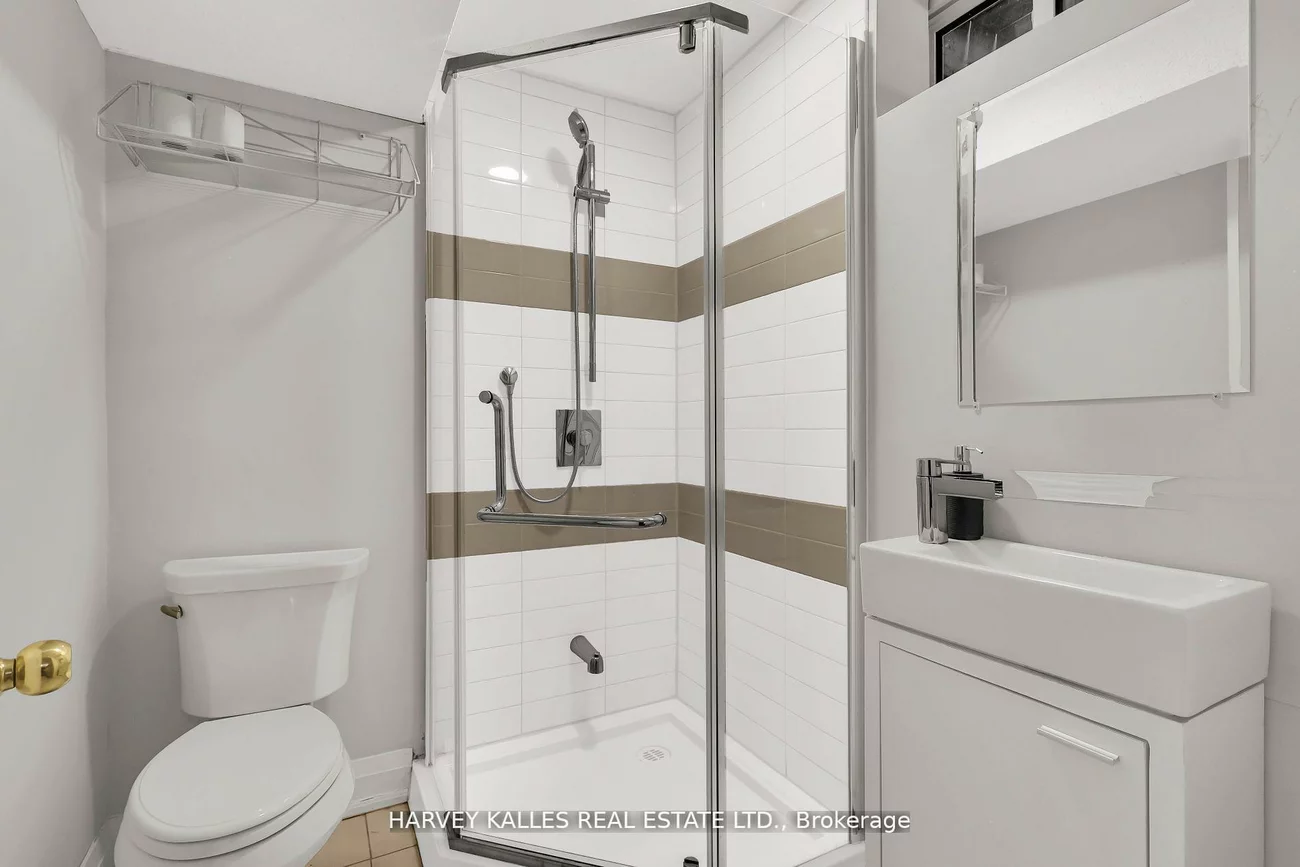 16, Wedgeport, Willowdale East, Toronto