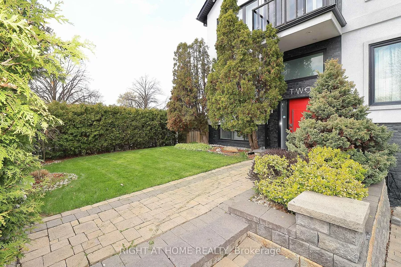 2, Chalet, Pleasant View, Toronto