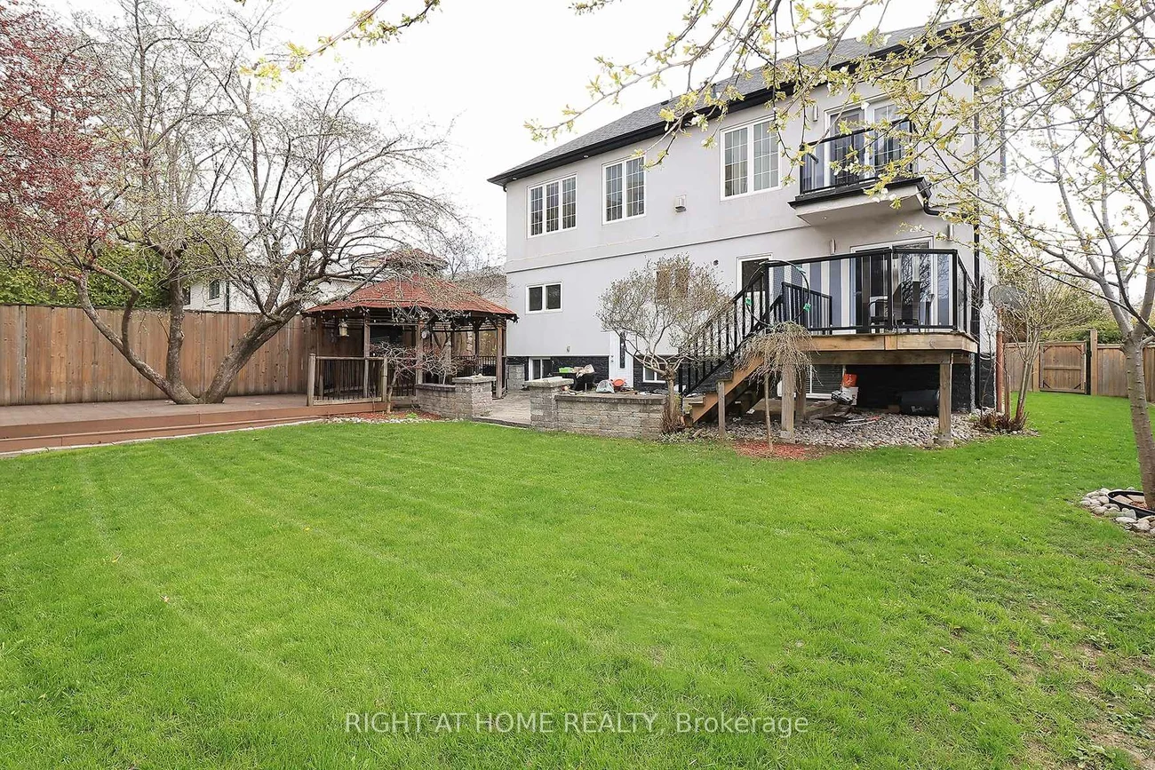 2, Chalet, Pleasant View, Toronto