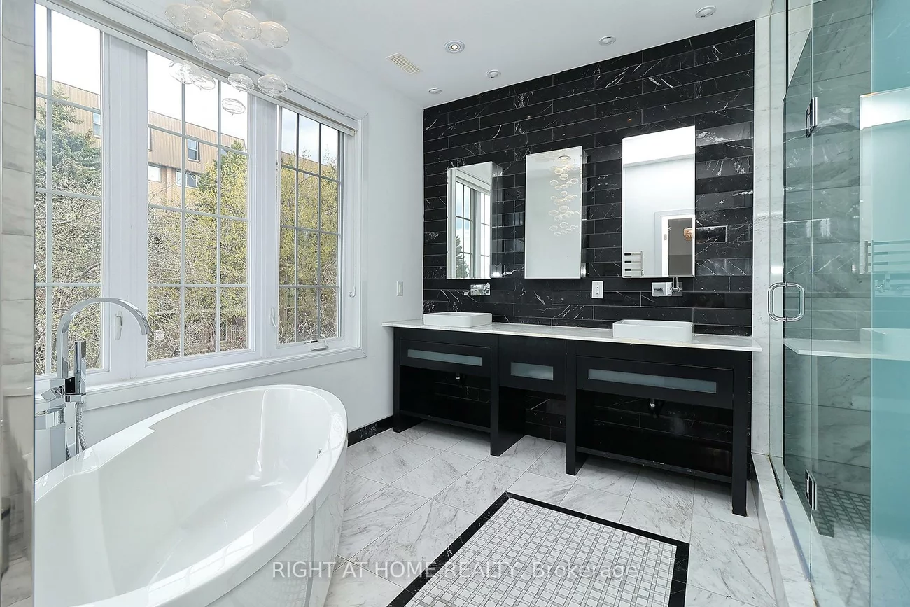 2, Chalet, Pleasant View, Toronto