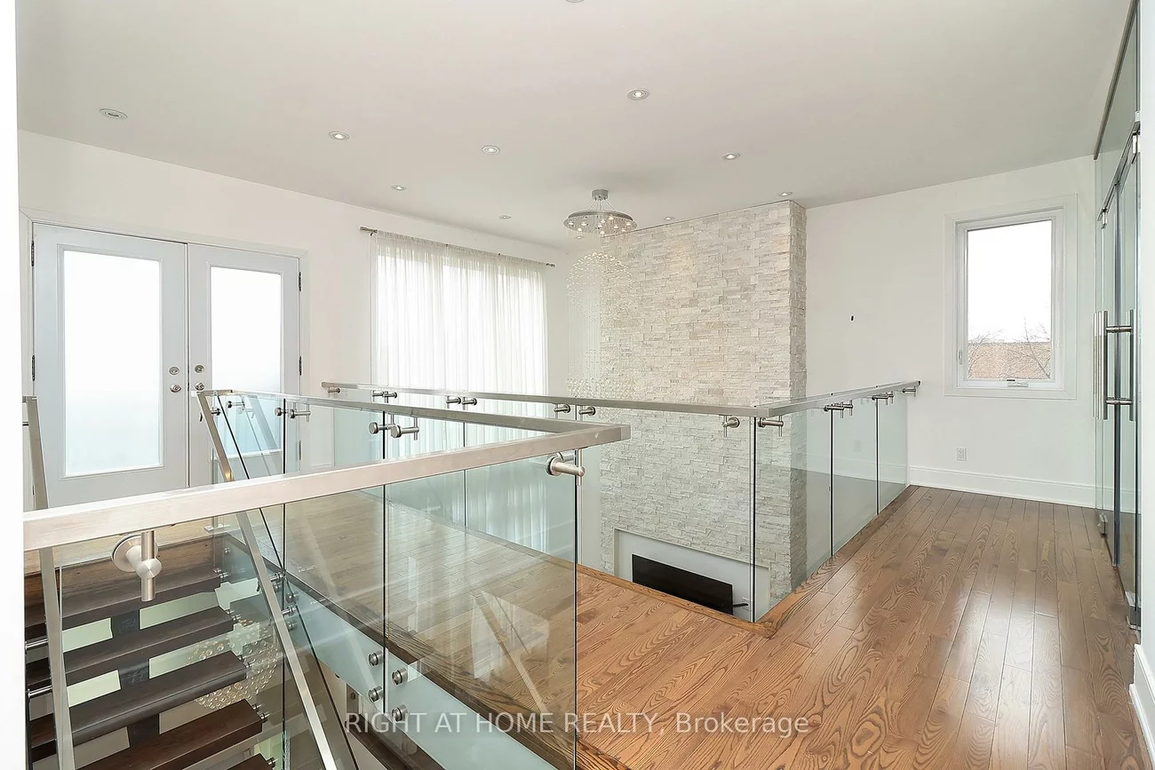 2, Chalet, Pleasant View, Toronto