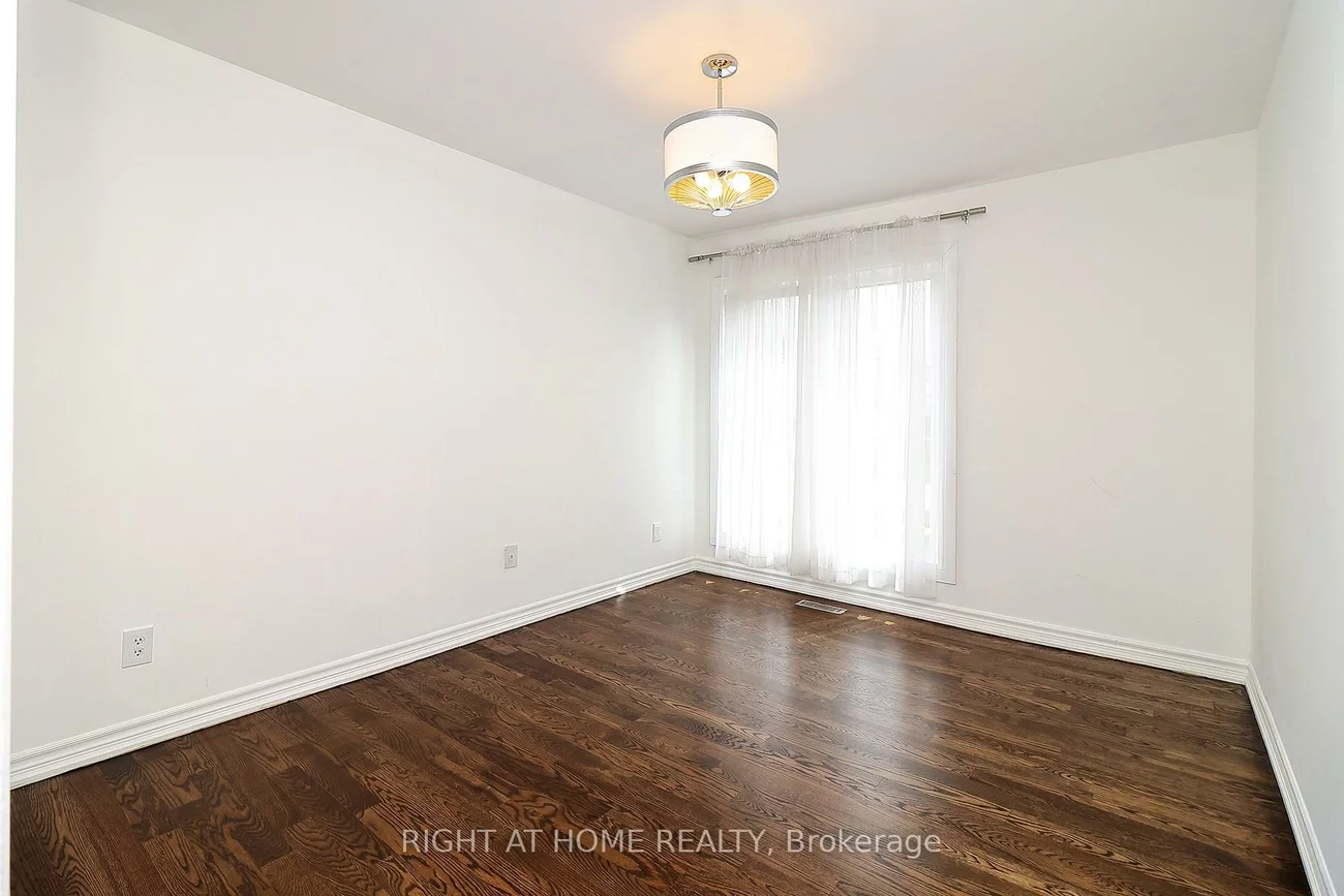 2, Chalet, Pleasant View, Toronto