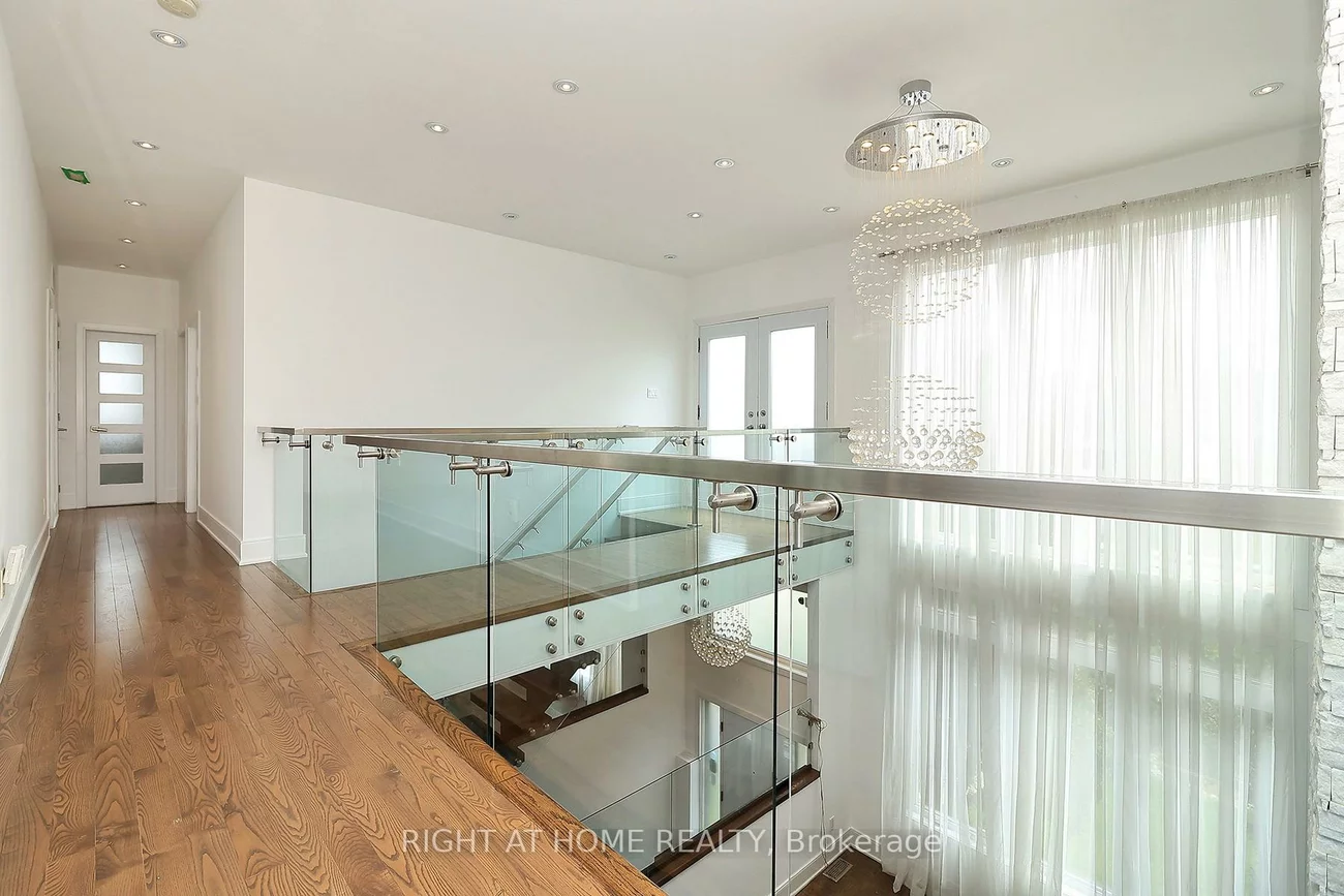 2, Chalet, Pleasant View, Toronto
