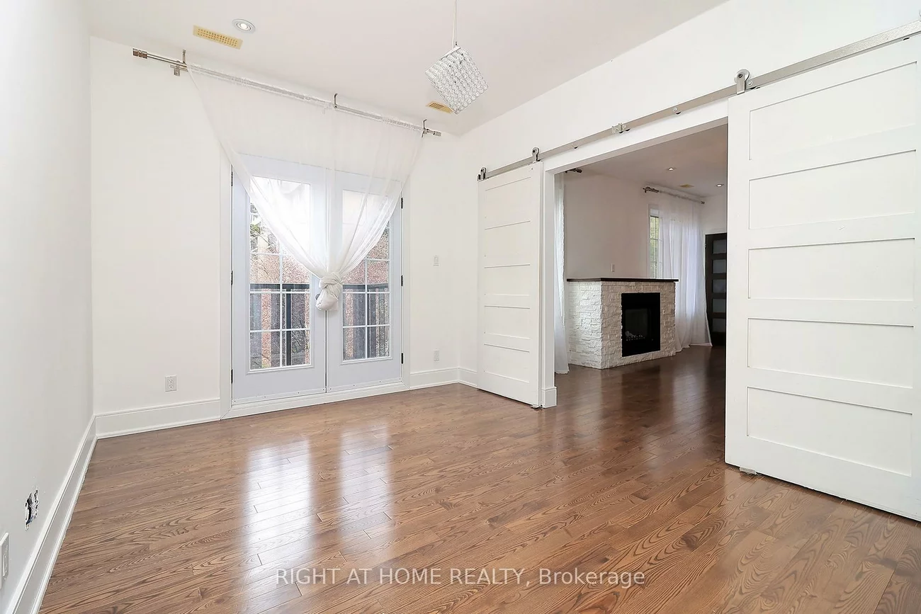 2, Chalet, Pleasant View, Toronto