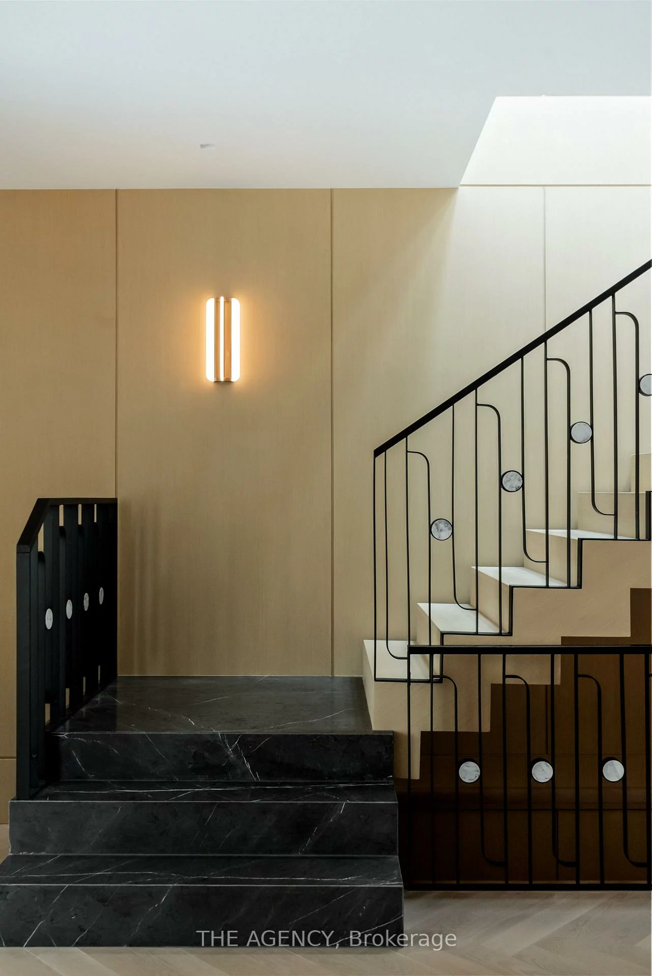 126, Sherwood, Mount Pleasant East, Toronto