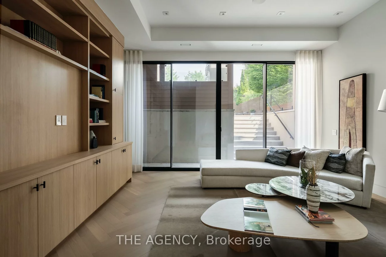 126, Sherwood, Mount Pleasant East, Toronto