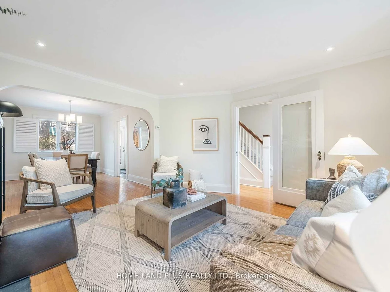 70, Mann, Mount Pleasant East, Toronto
