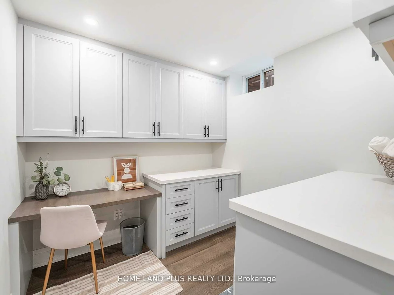 70, Mann, Mount Pleasant East, Toronto