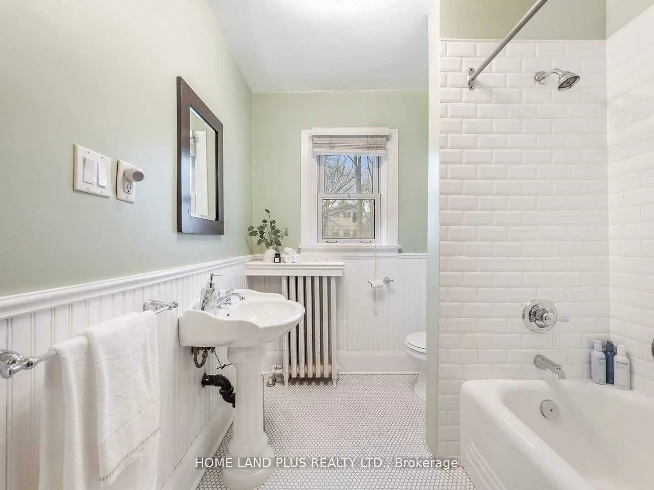 70, Mann, Mount Pleasant East, Toronto