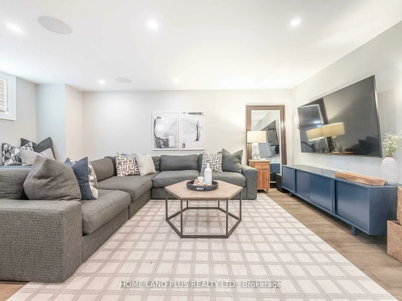 70, Mann, Mount Pleasant East, Toronto