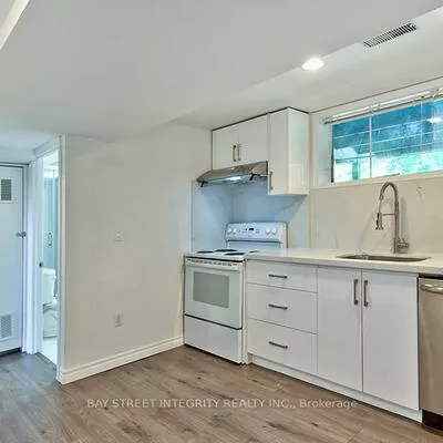 27, Heathview, Bayview Village, Toronto