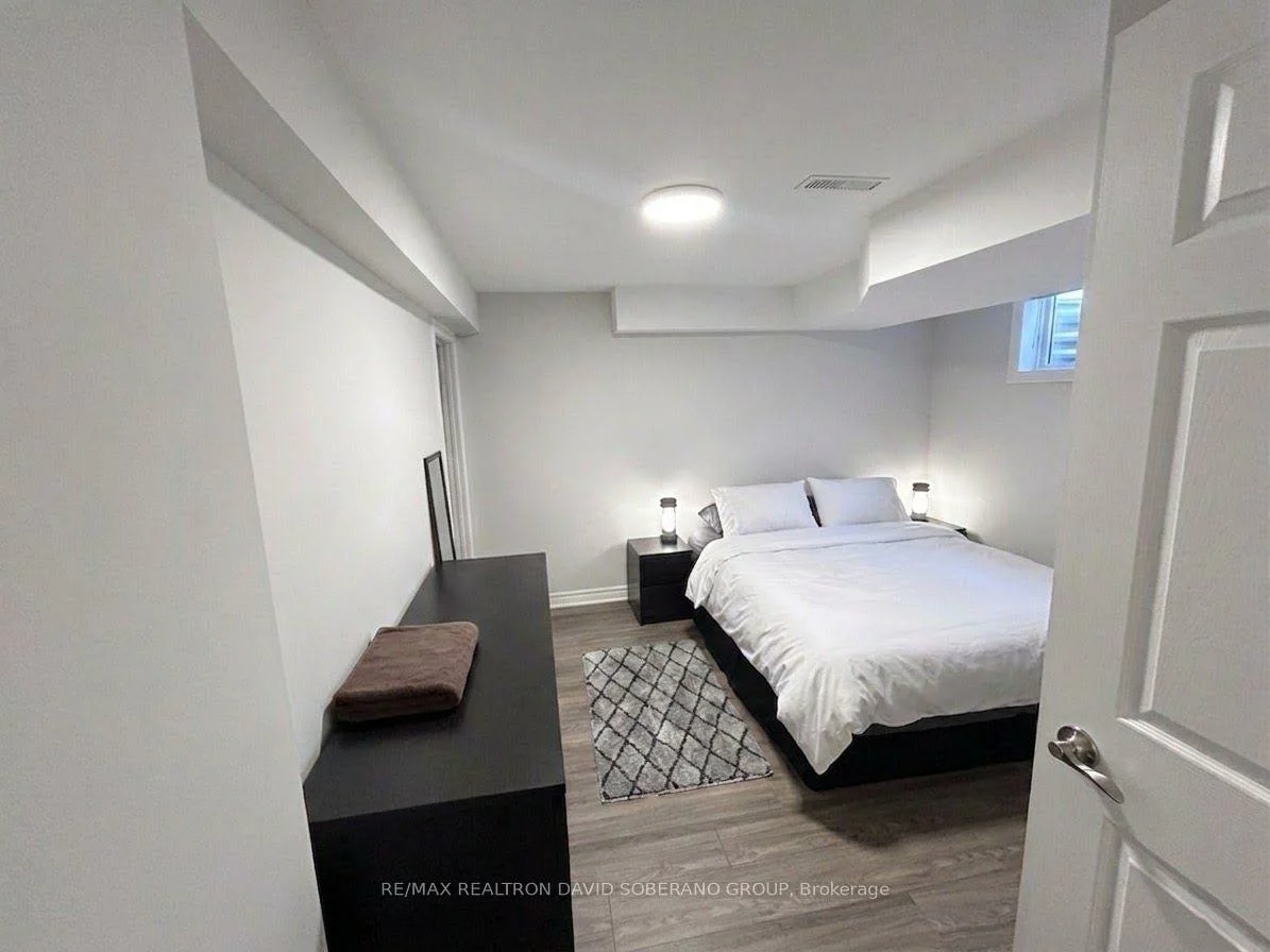 35, Bainbridge, Clanton Park, Toronto