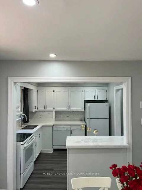 173, Poyntz, Lansing-Westgate, Toronto