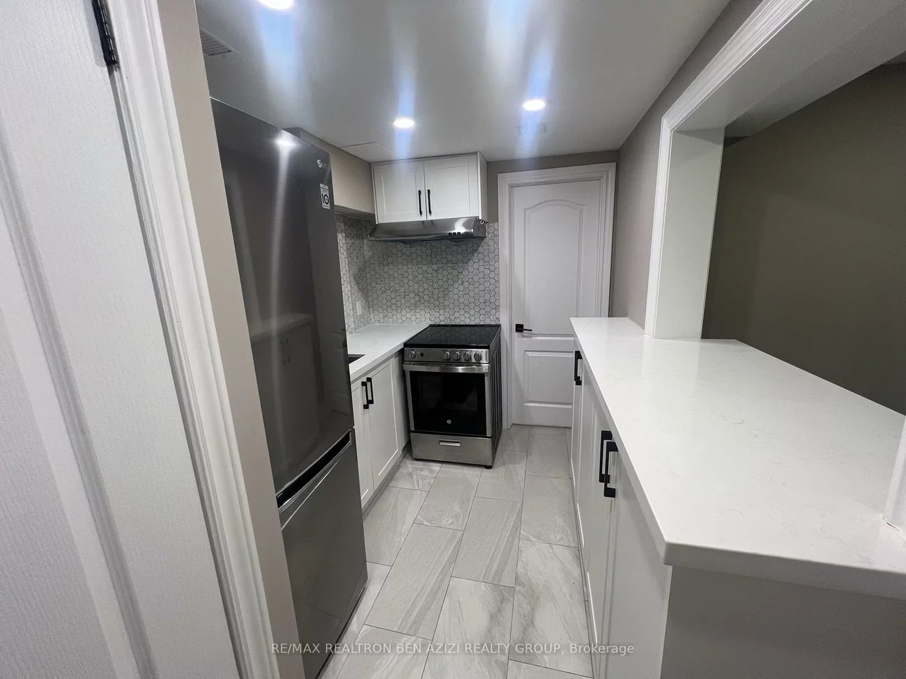 23, Sexton, Hillcrest Village, Toronto