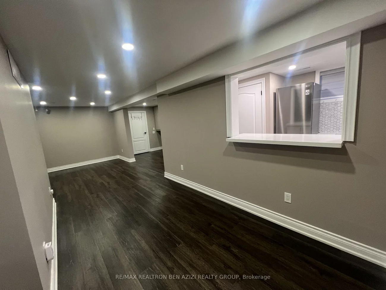 23, Sexton, Hillcrest Village, Toronto