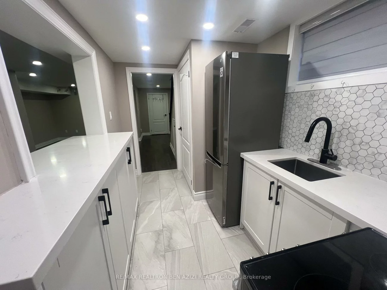 23, Sexton, Hillcrest Village, Toronto