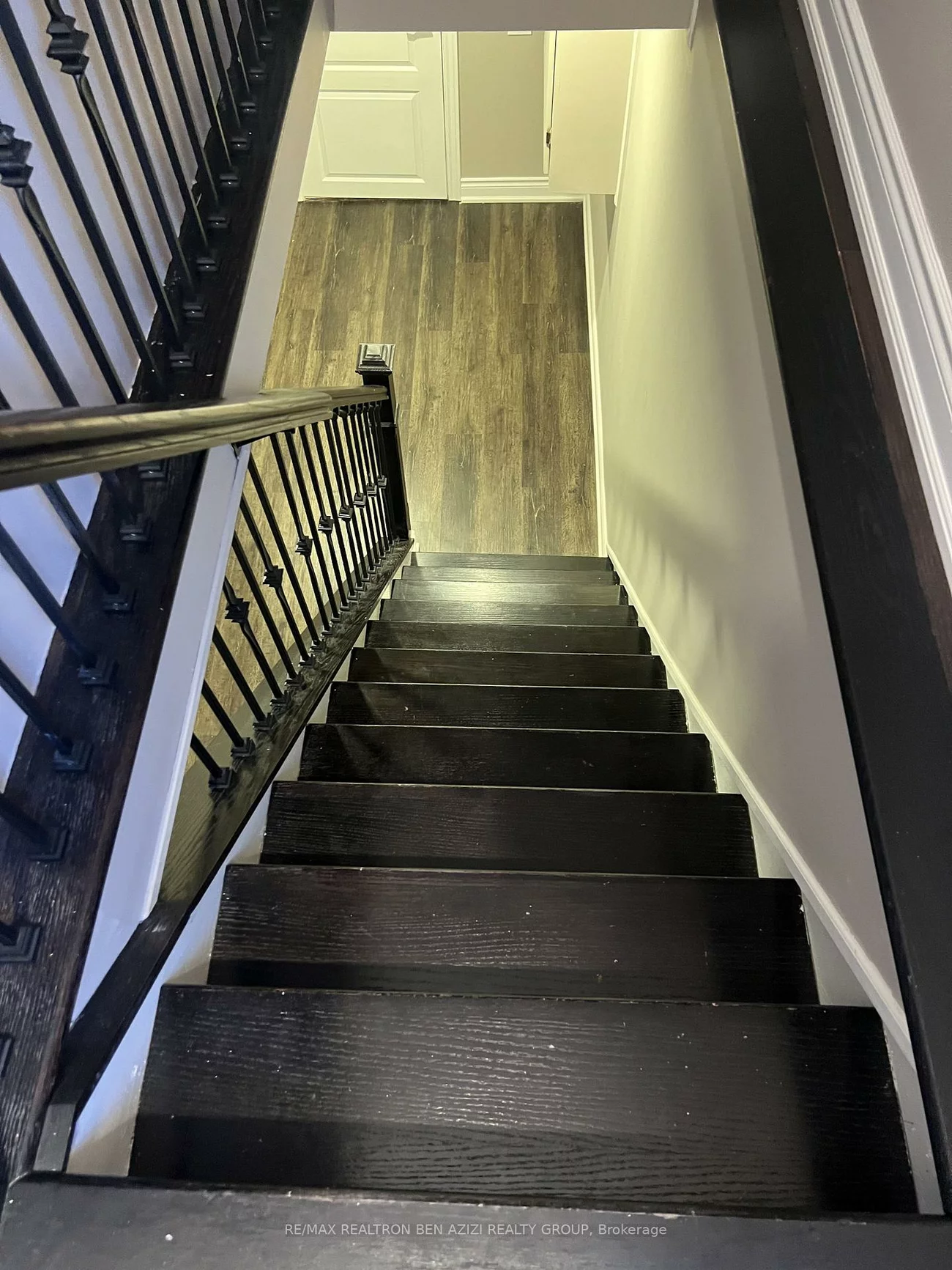 23, Sexton, Hillcrest Village, Toronto