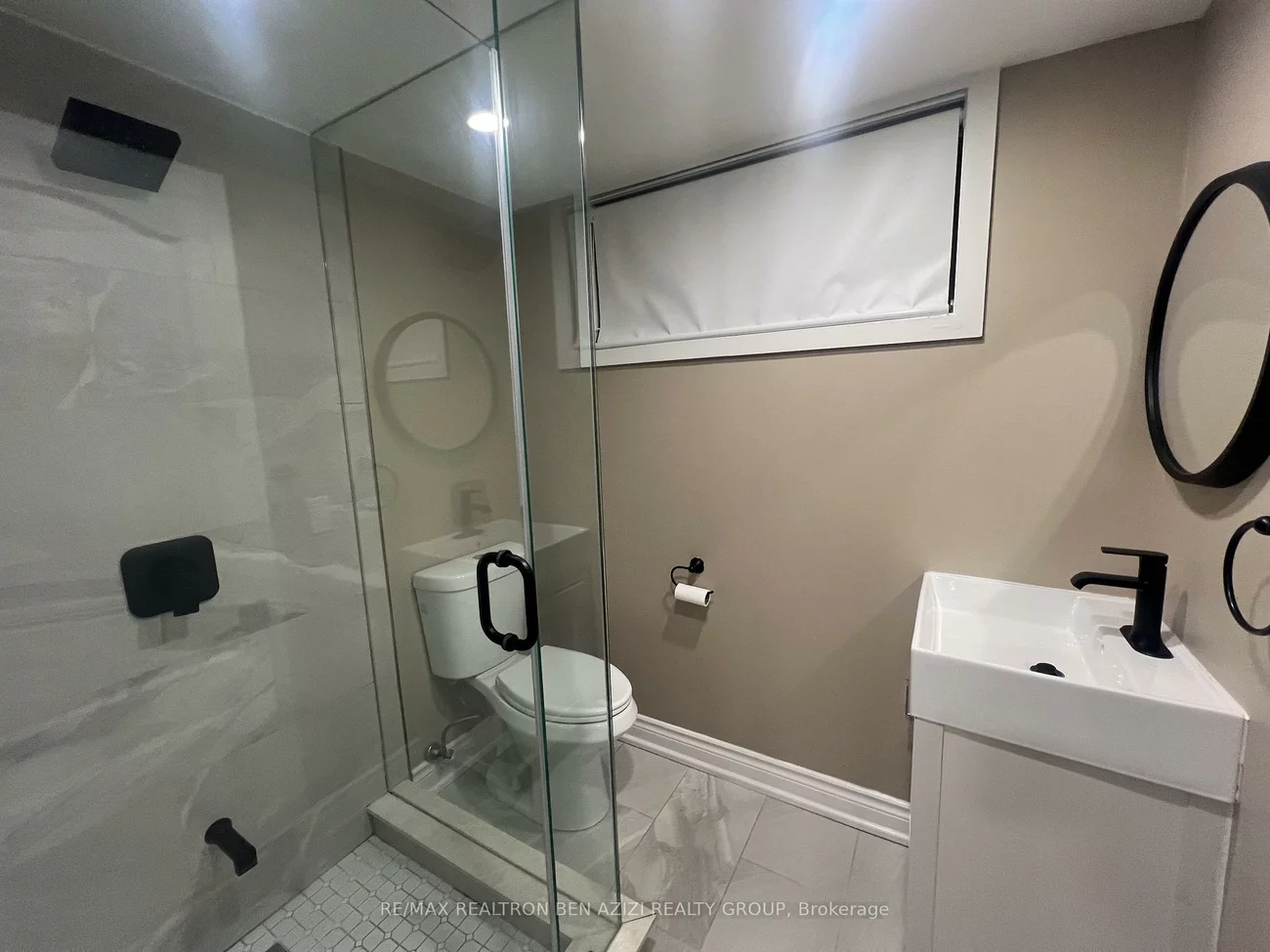 23, Sexton, Hillcrest Village, Toronto