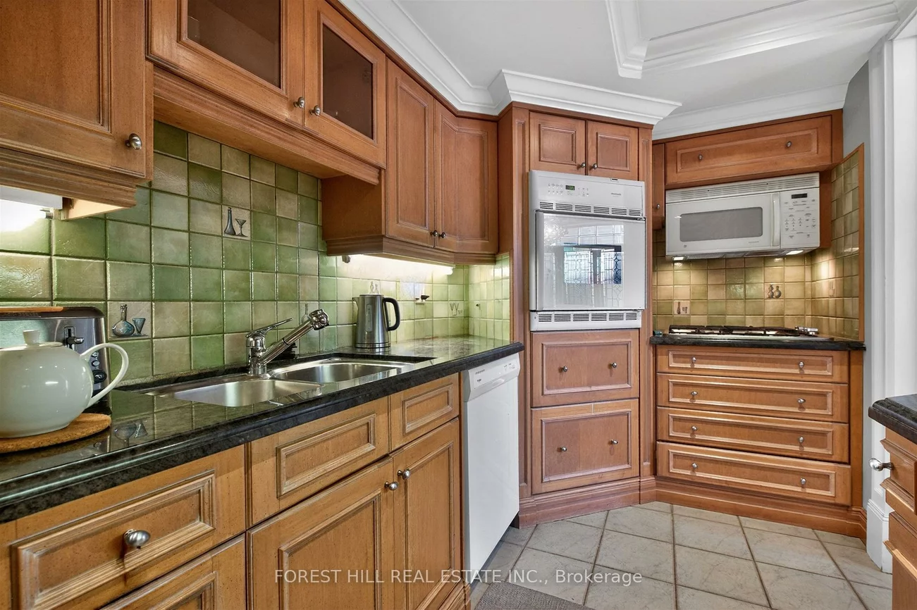 74, Lynwood, Casa Loma, Toronto