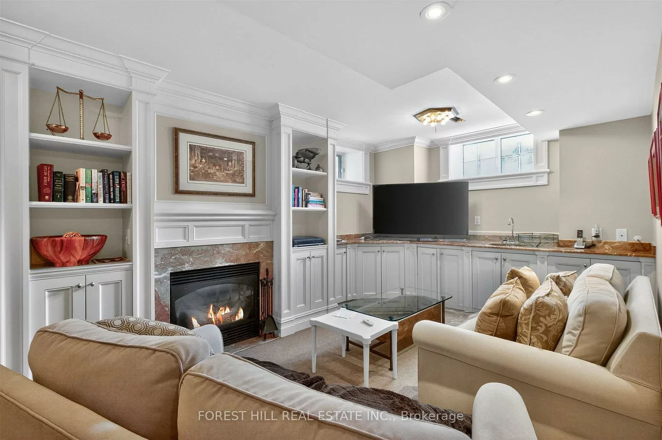 74, Lynwood, Casa Loma, Toronto