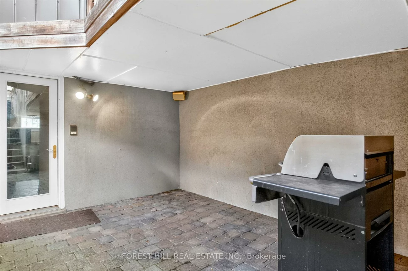 74, Lynwood, Casa Loma, Toronto