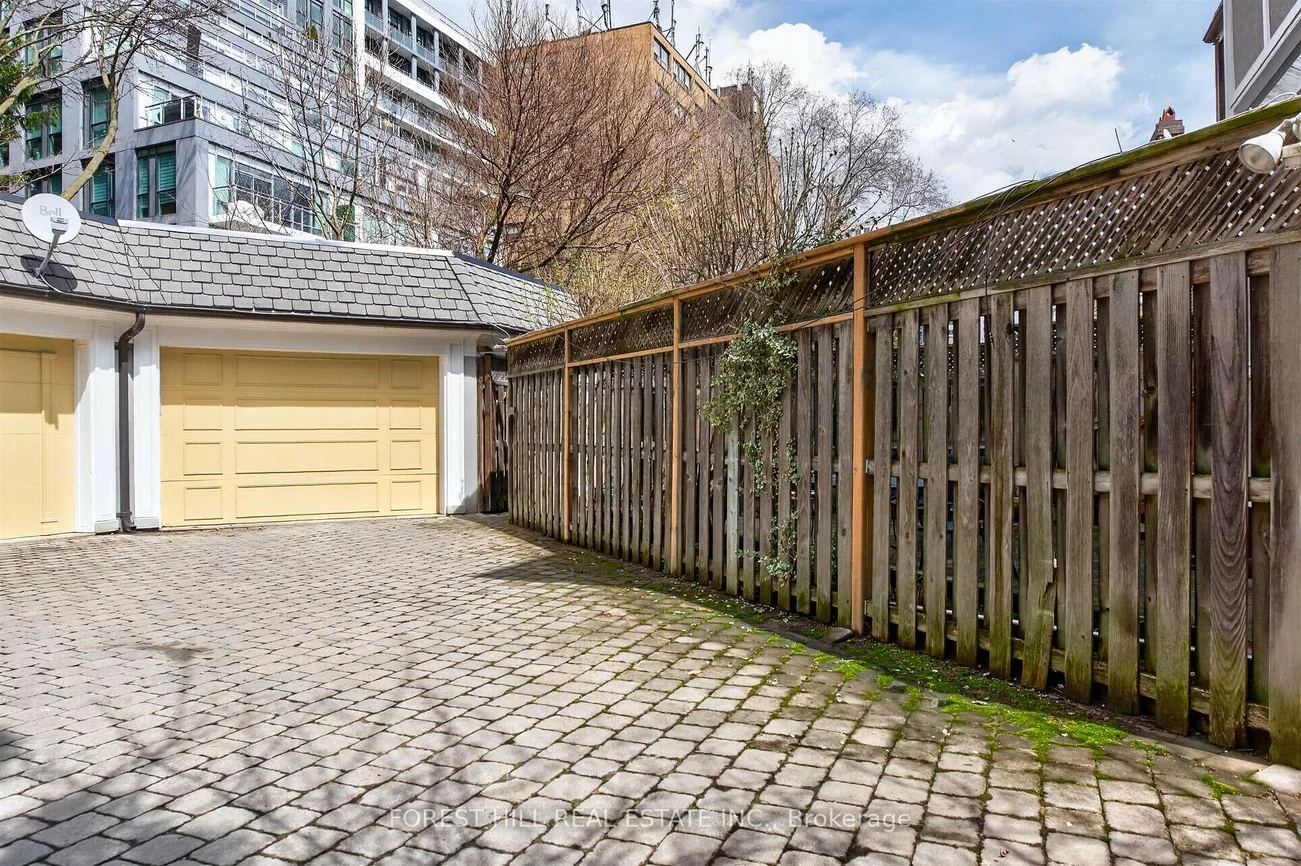 74, Lynwood, Casa Loma, Toronto