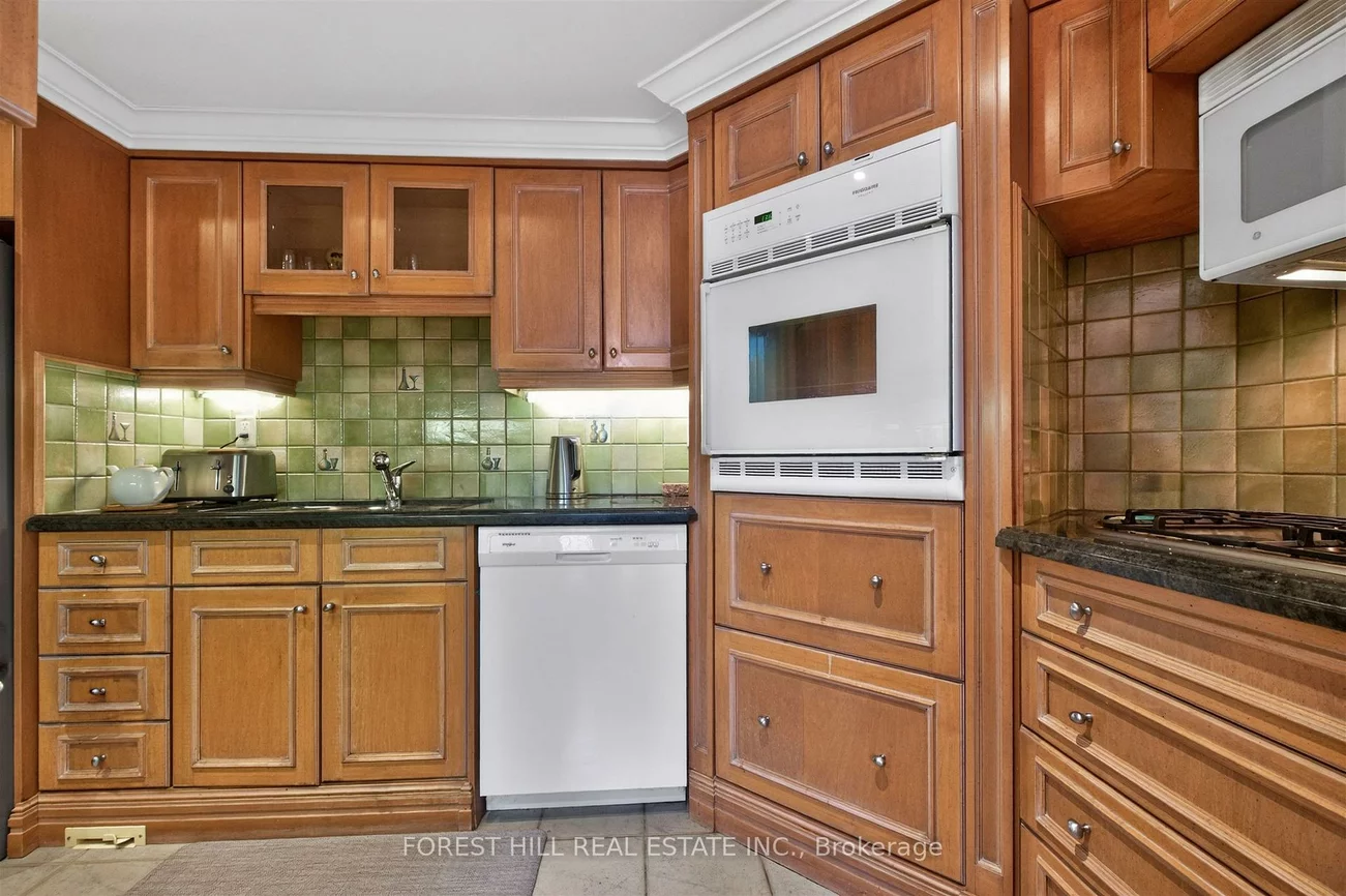 74, Lynwood, Casa Loma, Toronto