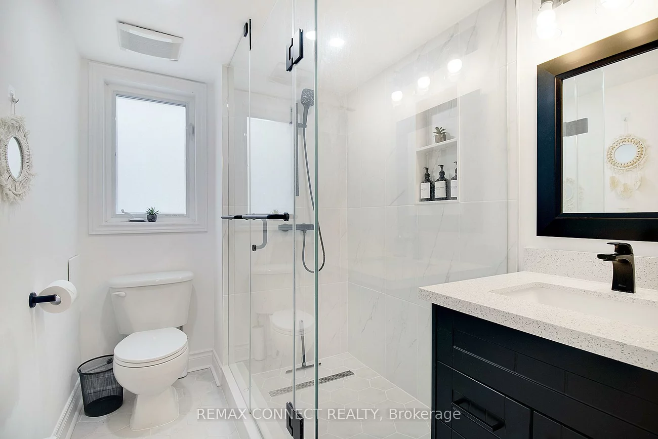 565, Shuter, Regent Park, Toronto