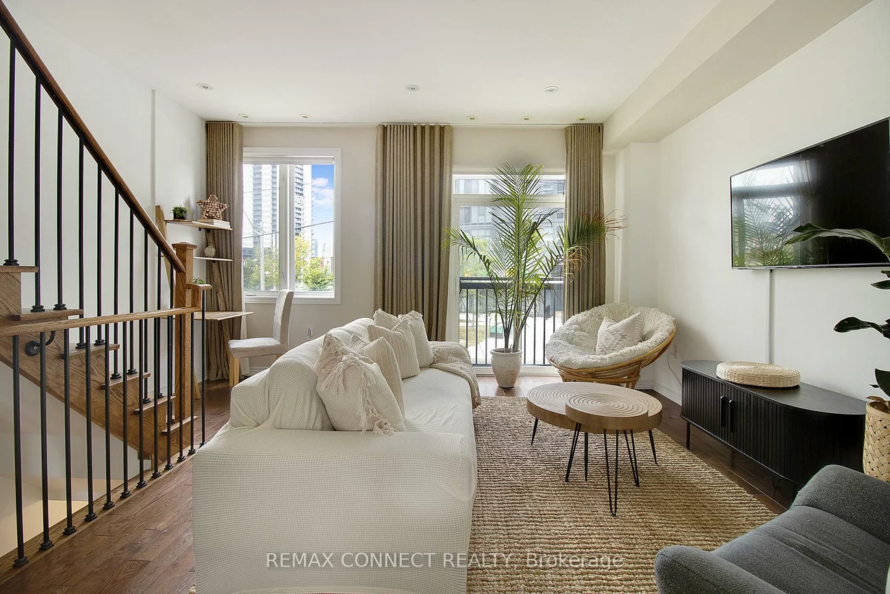 565, Shuter, Regent Park, Toronto