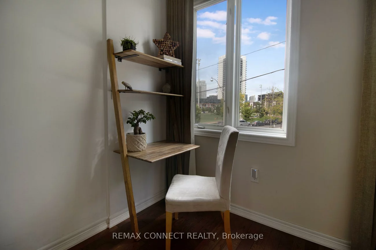 565, Shuter, Regent Park, Toronto