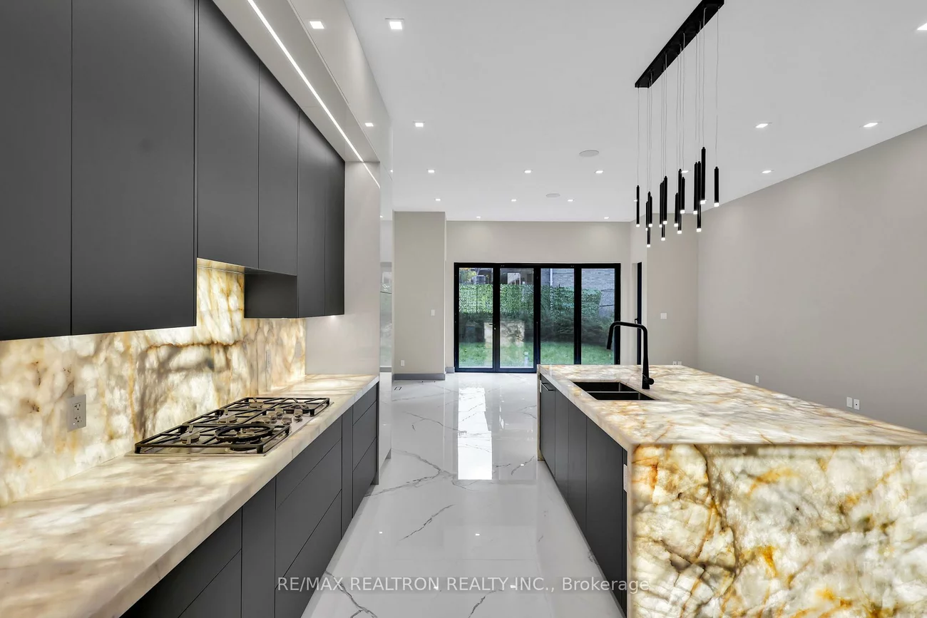 71, Ardmore, Forest Hill South, Toronto