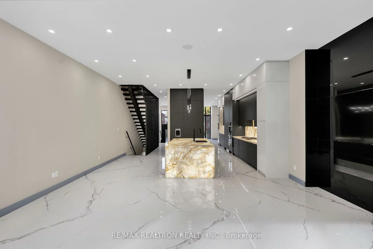 71, Ardmore, Forest Hill South, Toronto