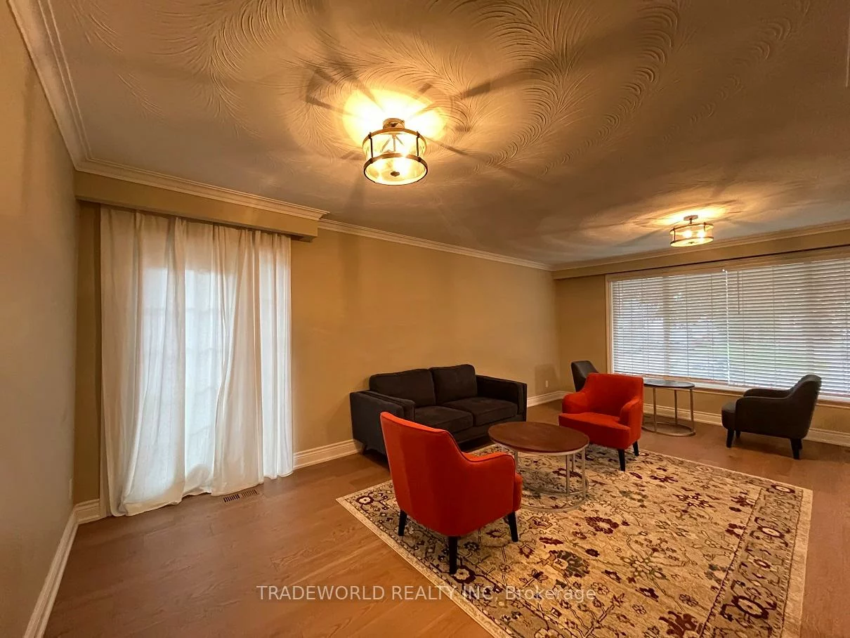 201, Hendon, Newtonbrook West, Toronto