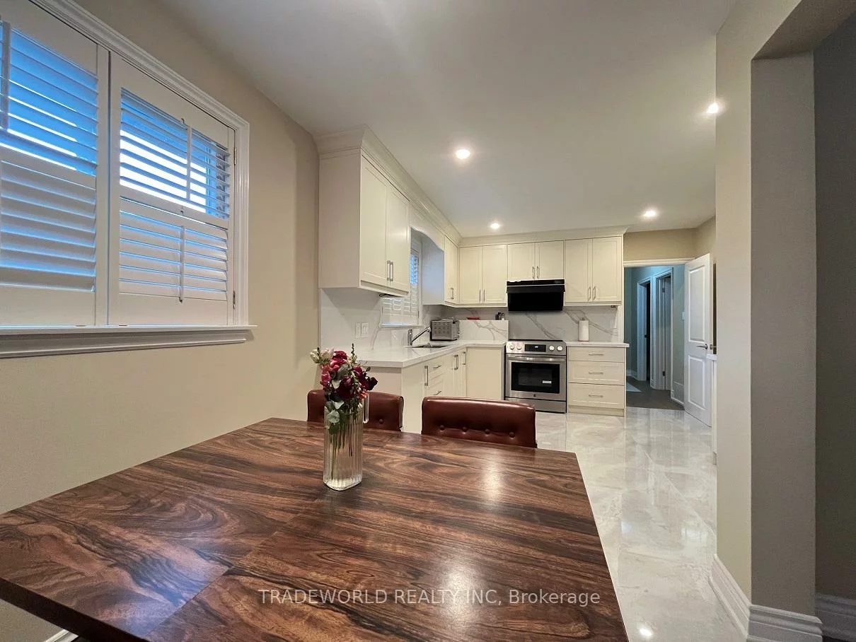 201, Hendon, Newtonbrook West, Toronto